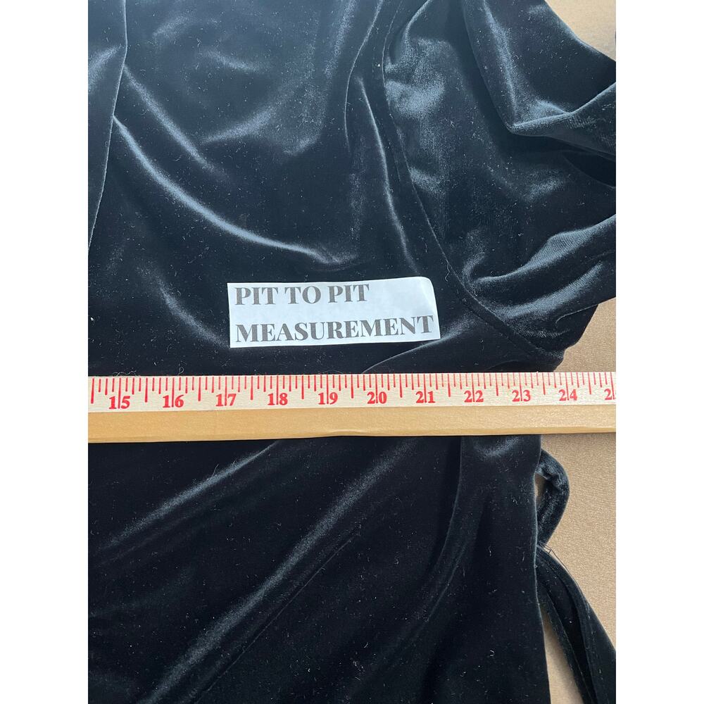 Vintage Valerie Stevens Black Velour Embroidred Roses Maxi Bathrobe Size Large - Picture 6 of 8